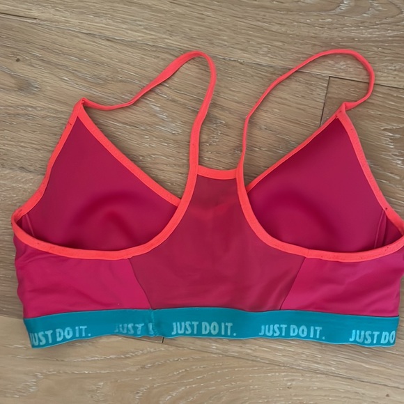 Nike sports bra - Picture 2 of 2